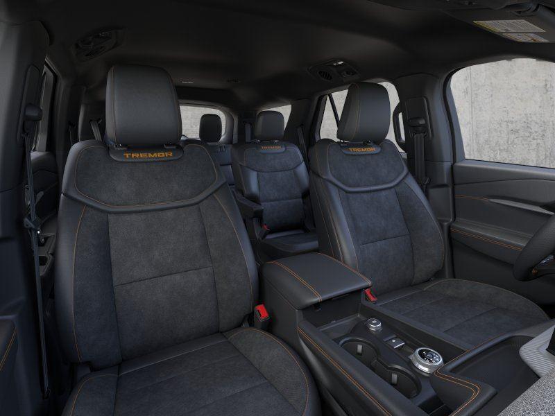 Vehicle photo 10