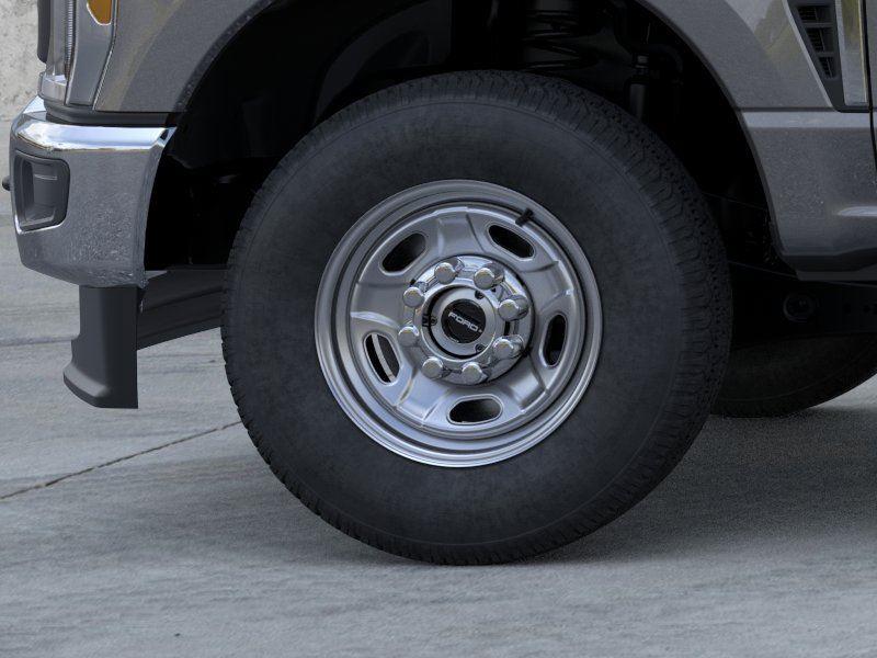 Vehicle photo 19