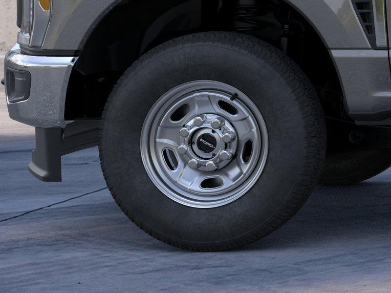 Vehicle photo 19