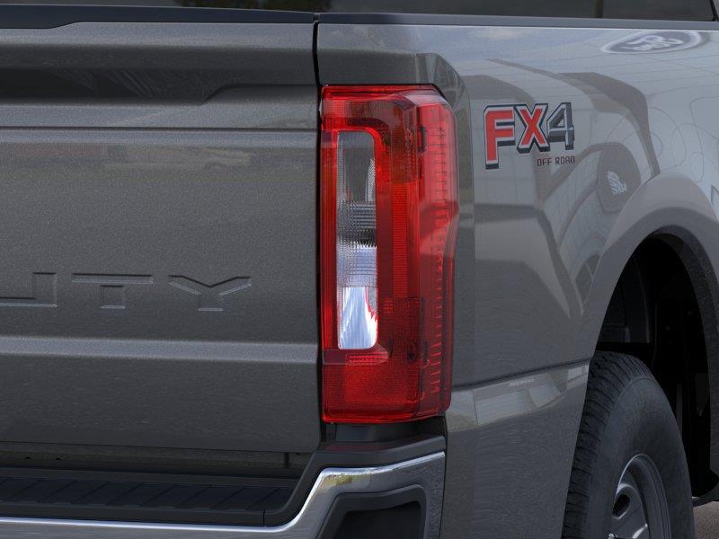 Vehicle photo 21