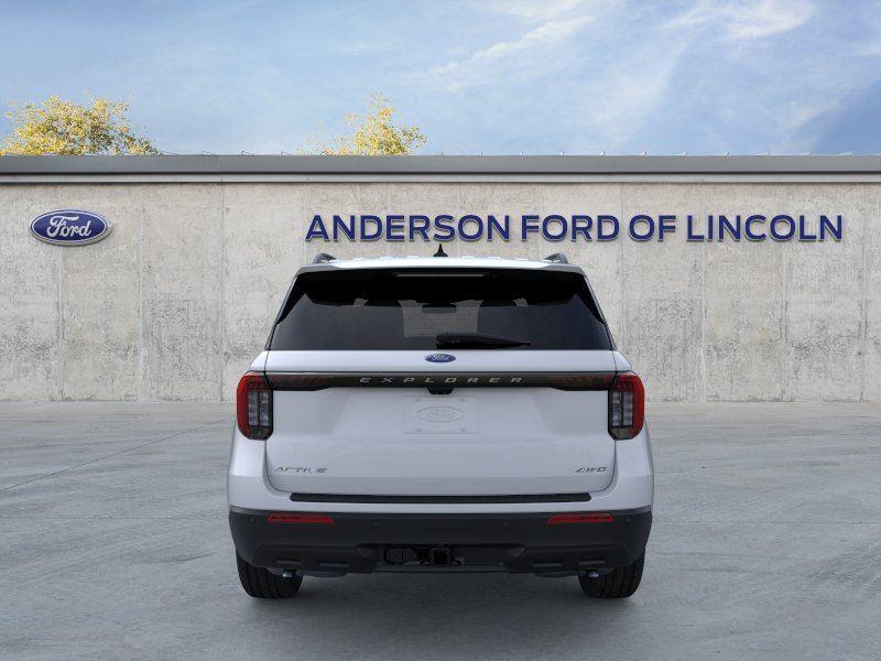 Vehicle photo 5