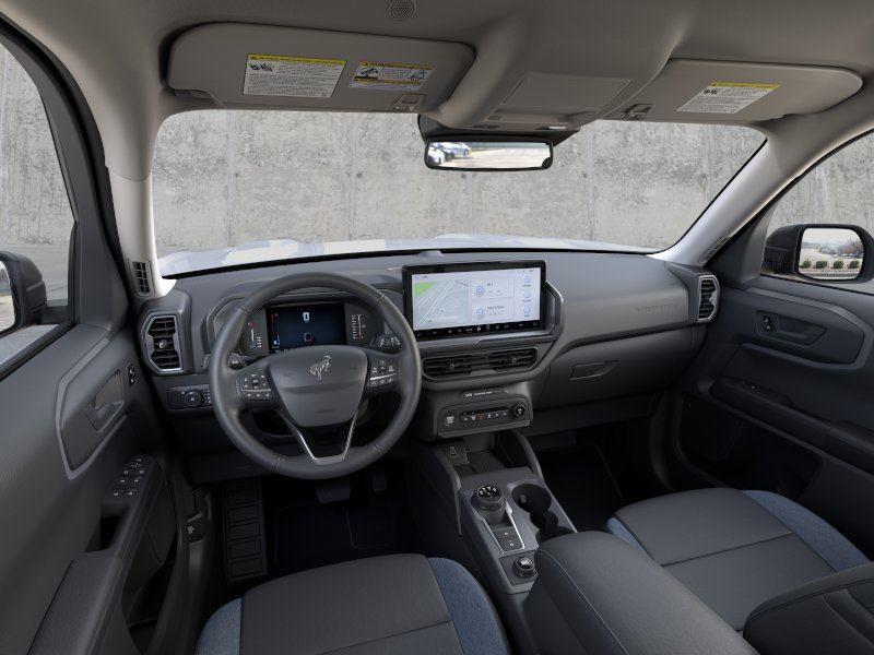 Vehicle photo 9