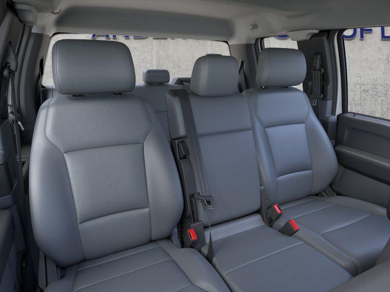 Vehicle photo 10