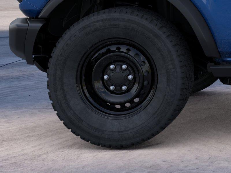 Vehicle photo 21