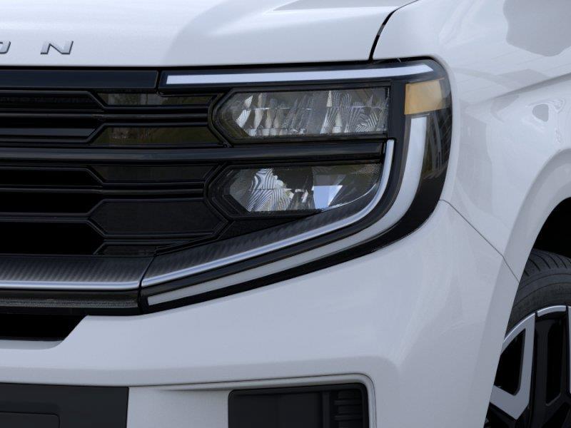 Vehicle photo 18