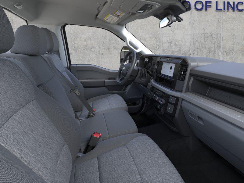 Vehicle photo 11