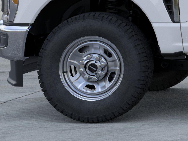 Vehicle photo 19