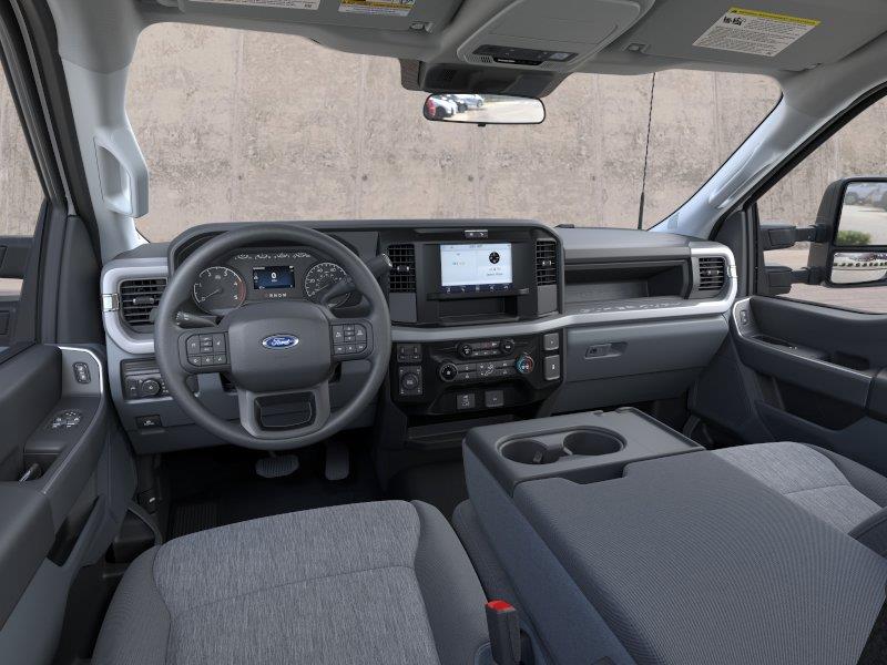 Vehicle photo 9