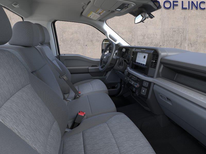 Vehicle photo 11