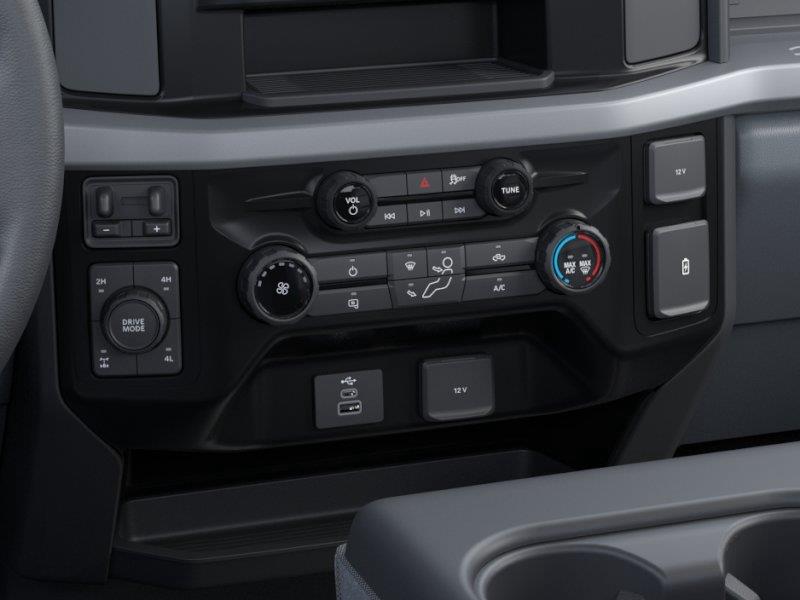 Vehicle photo 15