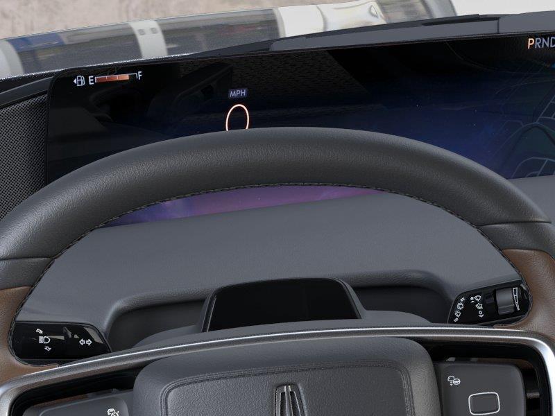 Vehicle photo 13