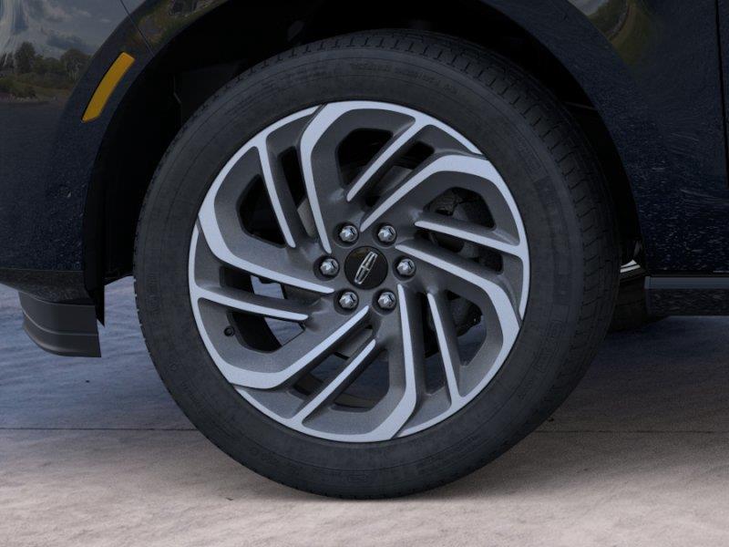 Vehicle photo 19