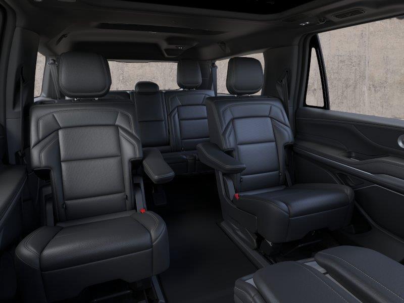Vehicle photo 11
