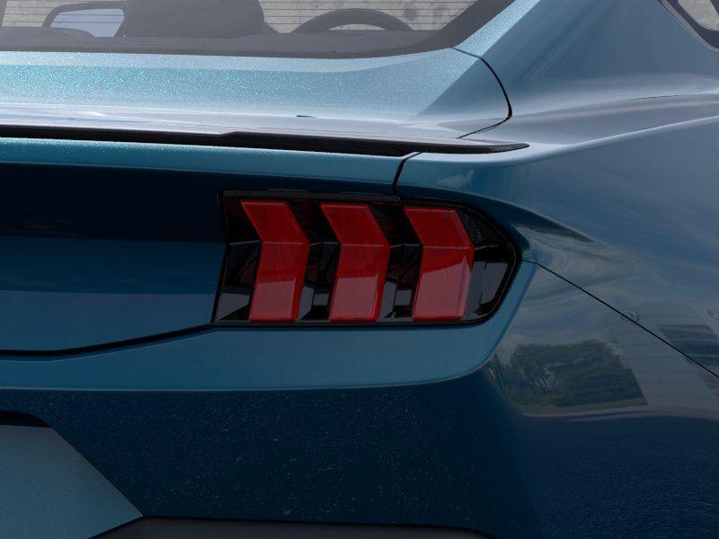 Vehicle photo 21