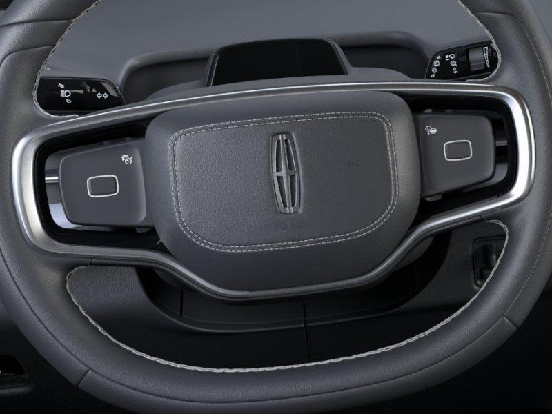 Vehicle photo 12
