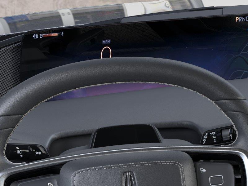 Vehicle photo 13