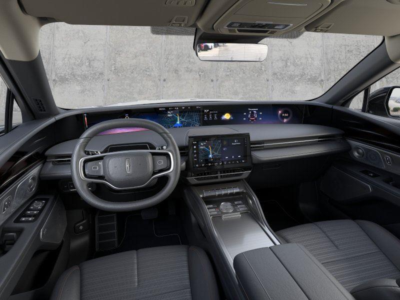Vehicle photo 9
