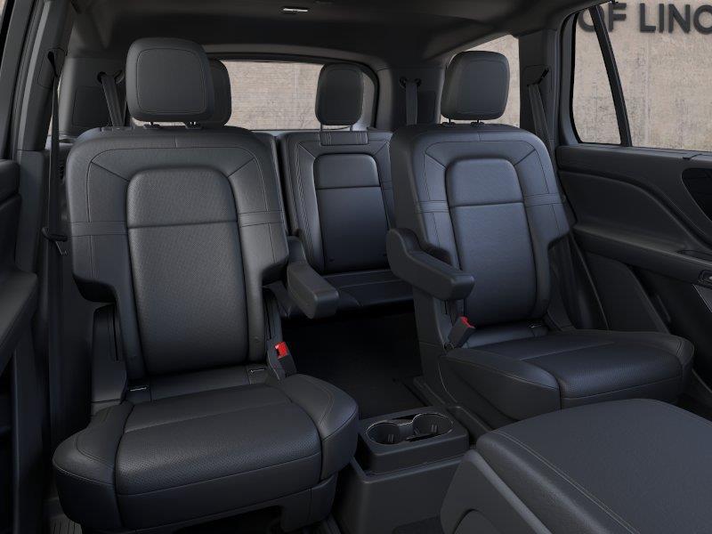 Vehicle photo 11