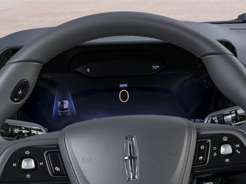 Vehicle photo 13