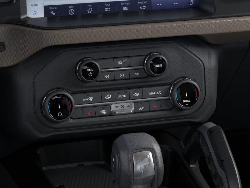 Vehicle photo 16