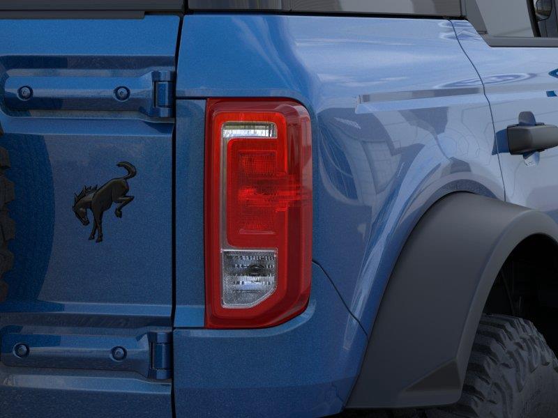 Vehicle photo 23