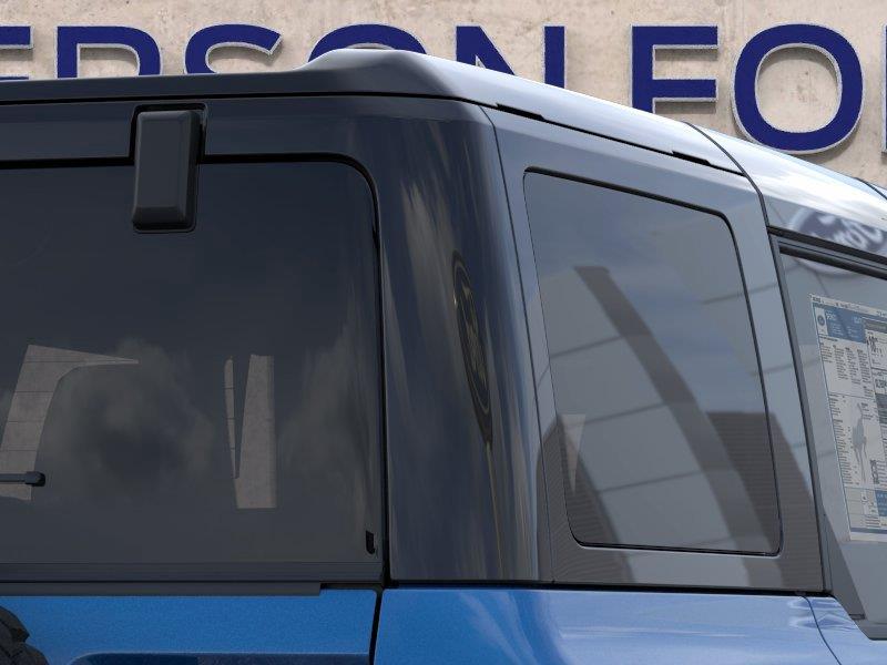 Vehicle photo 25