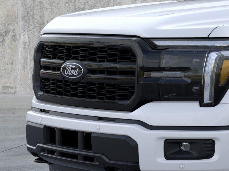 Vehicle photo 17