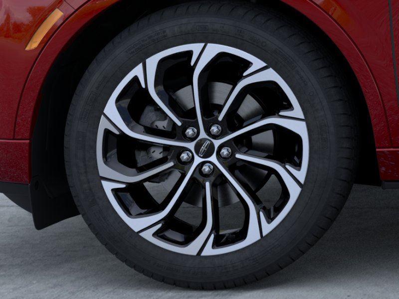 Vehicle photo 19