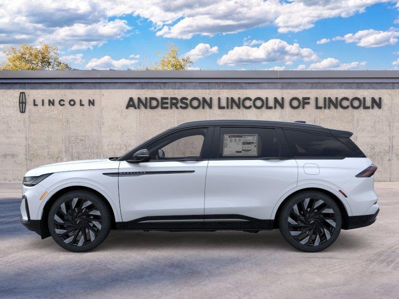 Vehicle photo 3