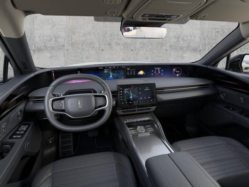 Vehicle photo 9