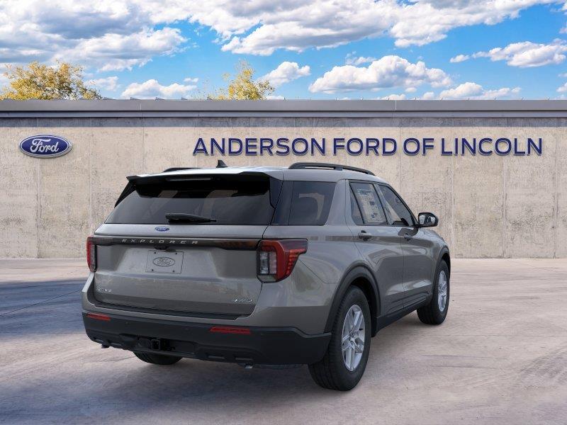 Vehicle photo 8