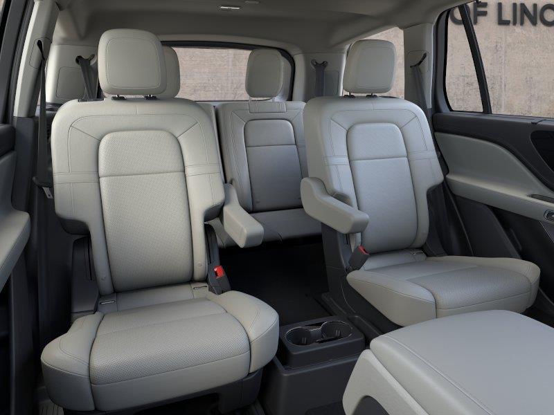 Vehicle photo 11