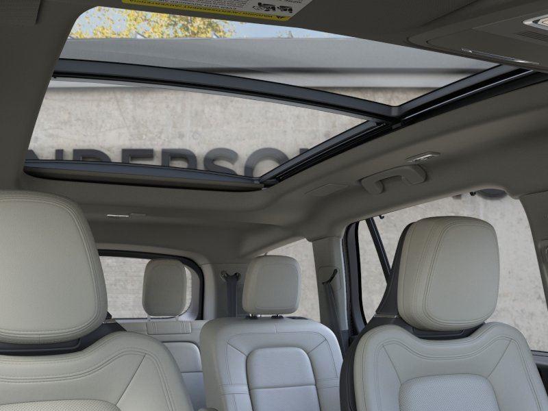 Vehicle photo 22