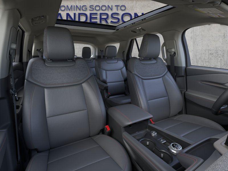 Vehicle photo 10