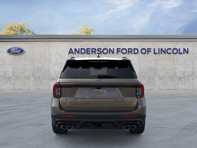 Vehicle photo 5