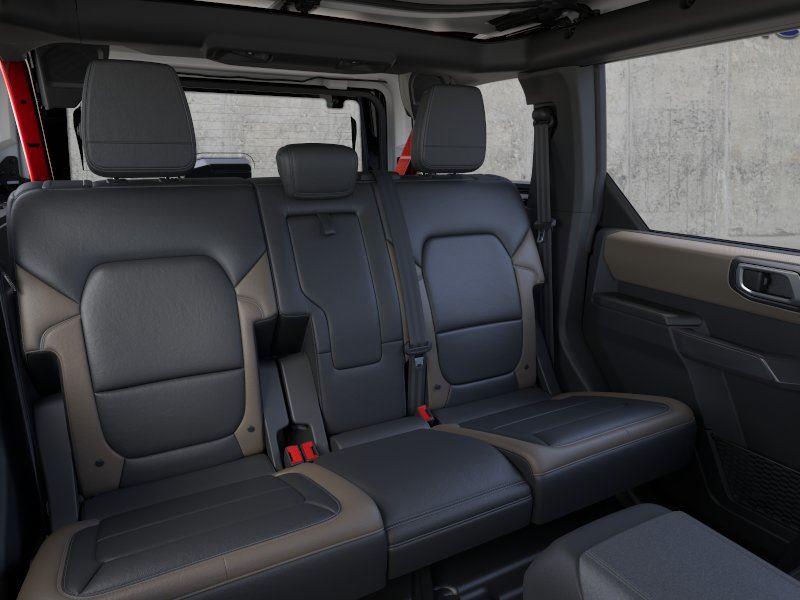 Vehicle photo 11