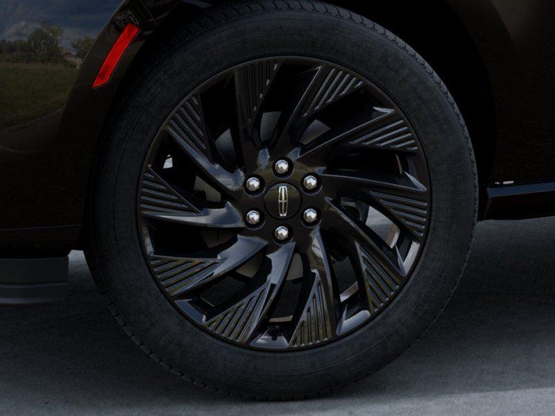 Vehicle photo 19