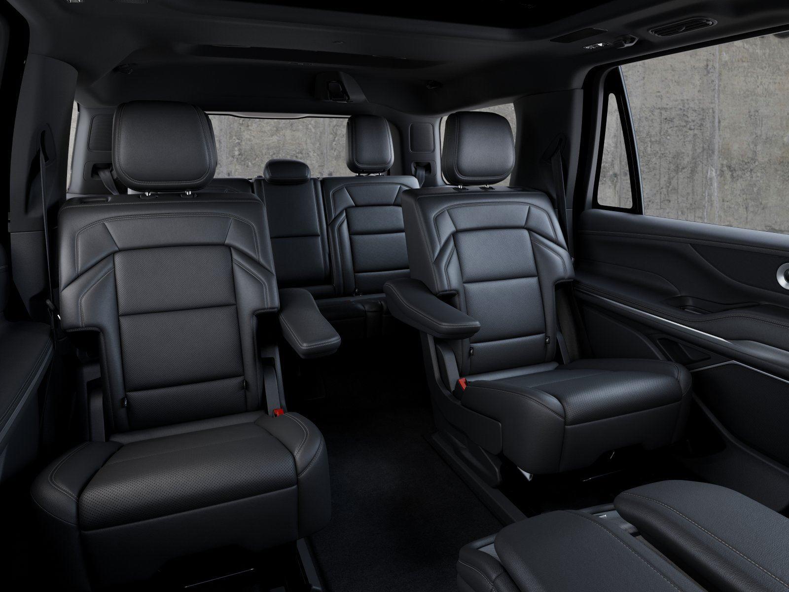 Vehicle photo 11