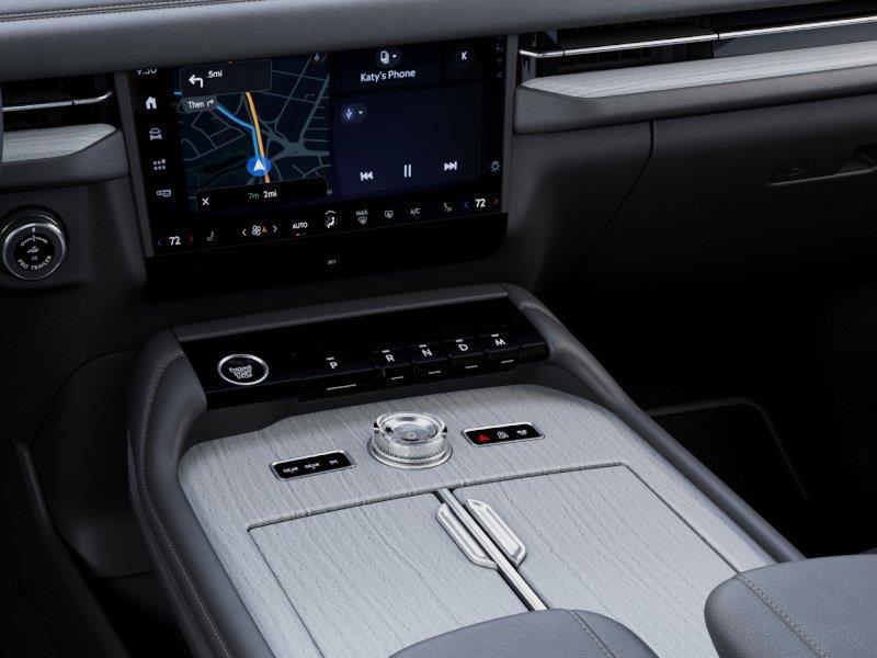 Vehicle photo 15