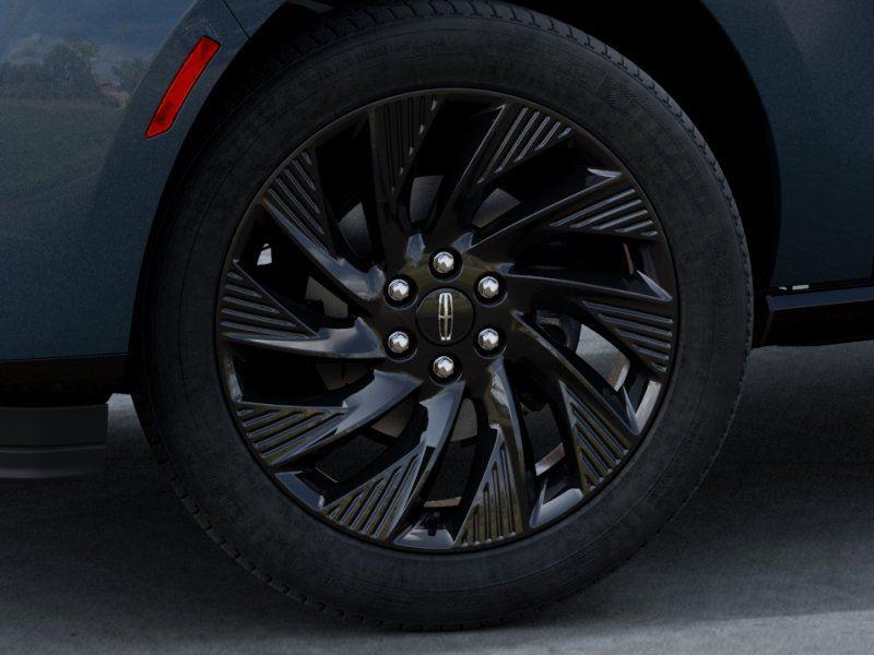 Vehicle photo 19