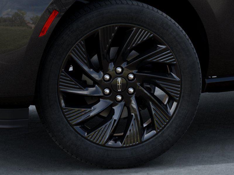 Vehicle photo 19