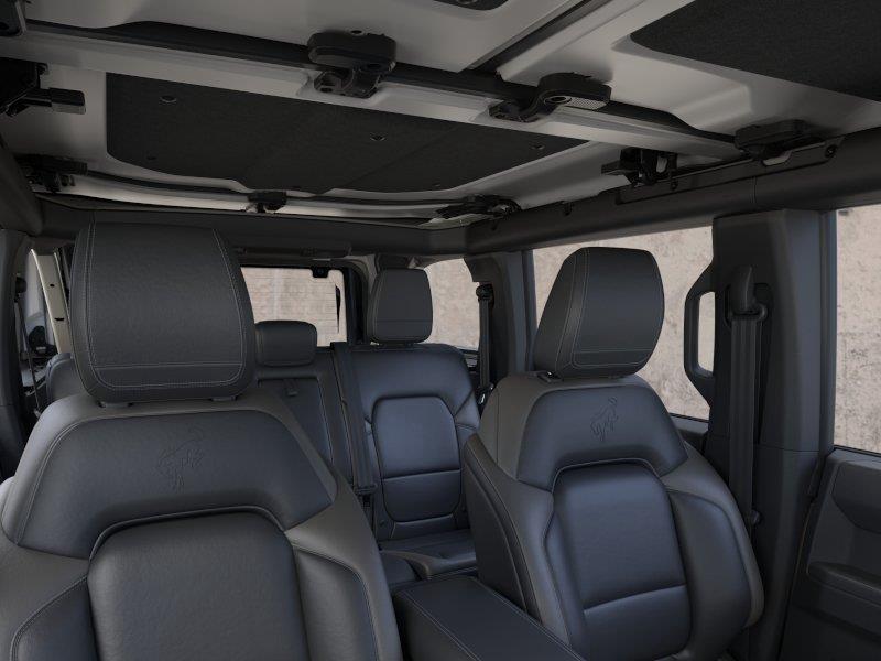 Vehicle photo 12