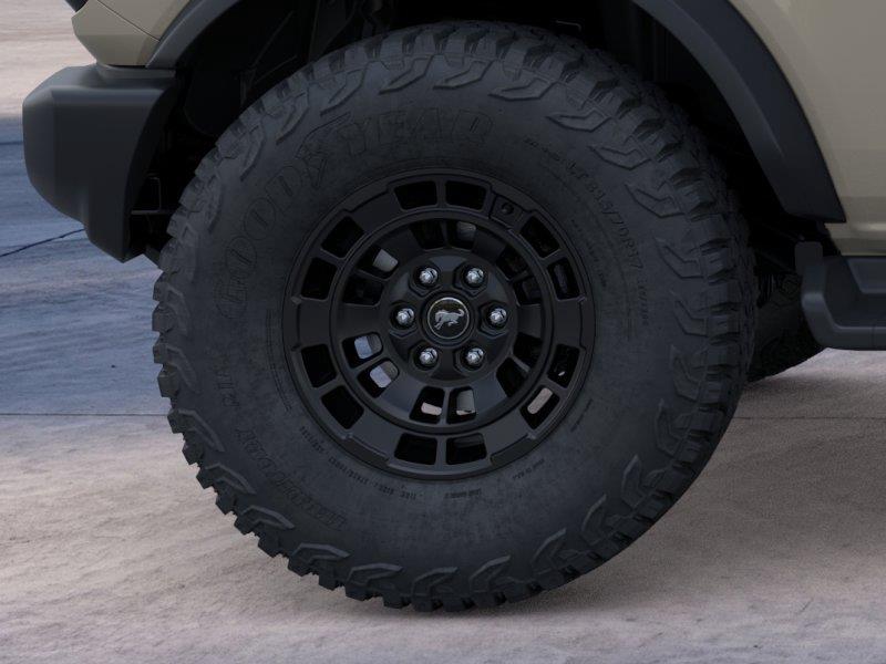 Vehicle photo 21