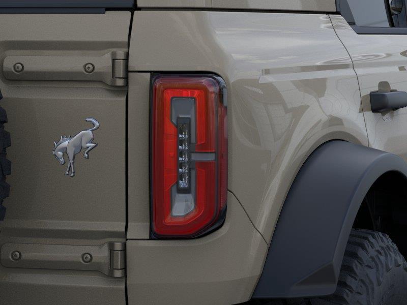 Vehicle photo 23