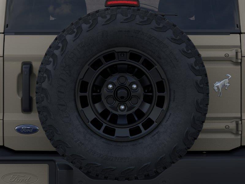 Vehicle photo 24
