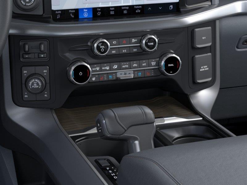 Vehicle photo 15