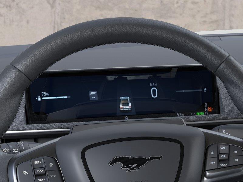 Vehicle photo 13