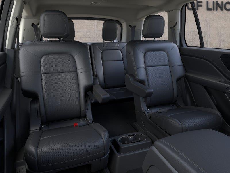 Vehicle photo 11