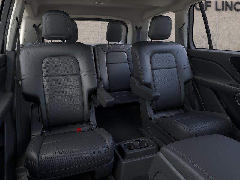 Vehicle photo 11