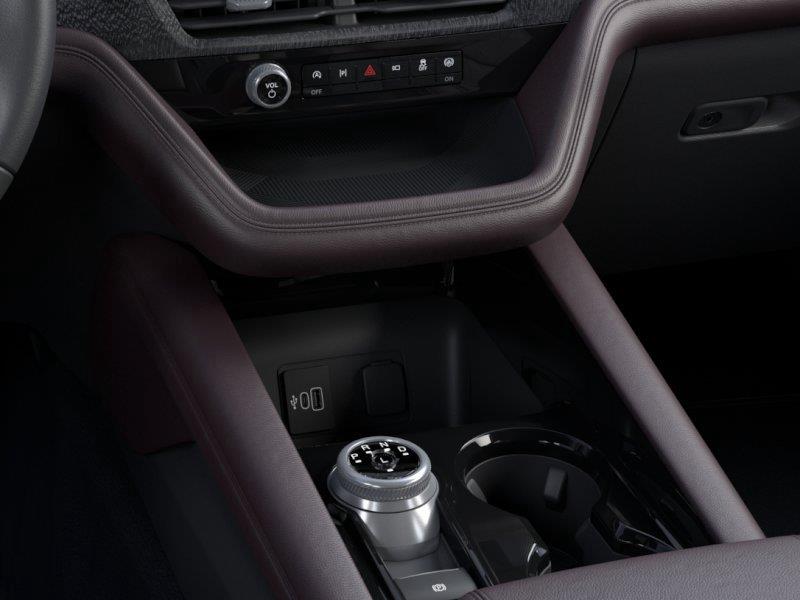 Vehicle photo 15